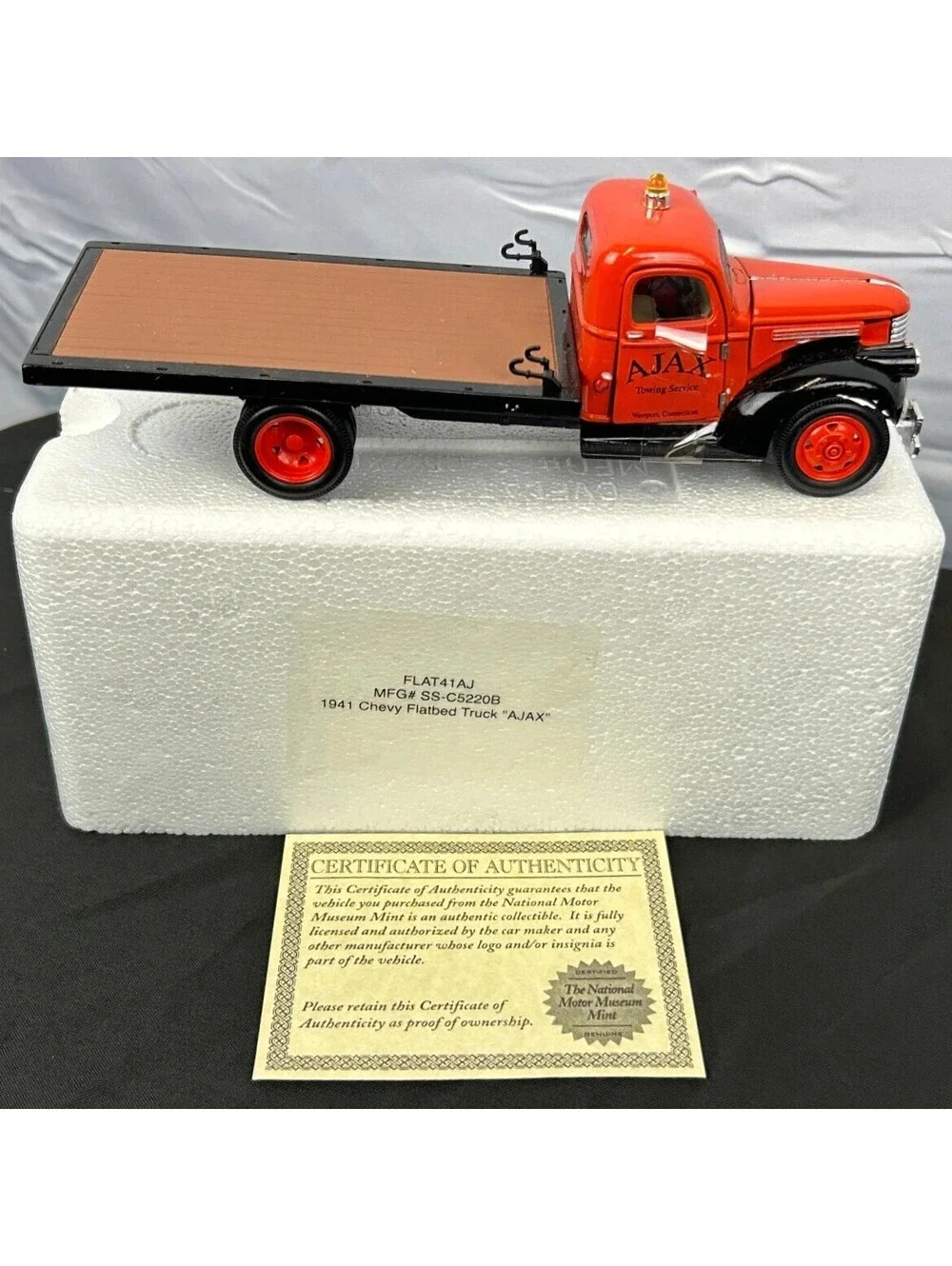 National Motor Museum Set, 1932 Chevrolet Fire Chief, 1941 Chevrolet Flatbed